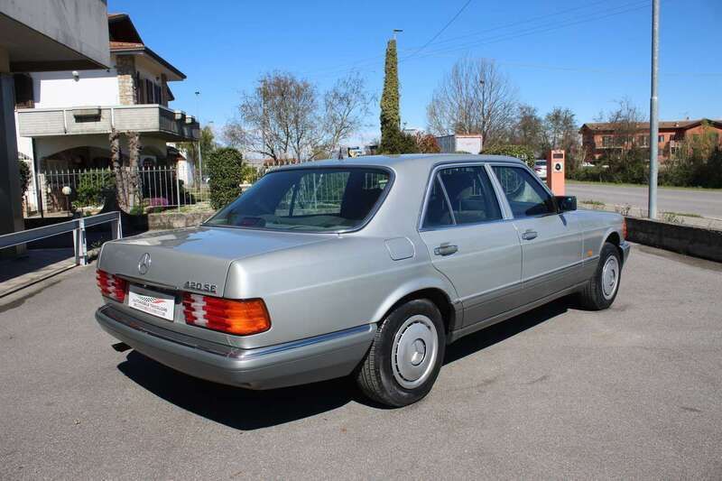 Usata Mercedes S420 SE 218 CV (160 kW) 1988 Argento Berlina