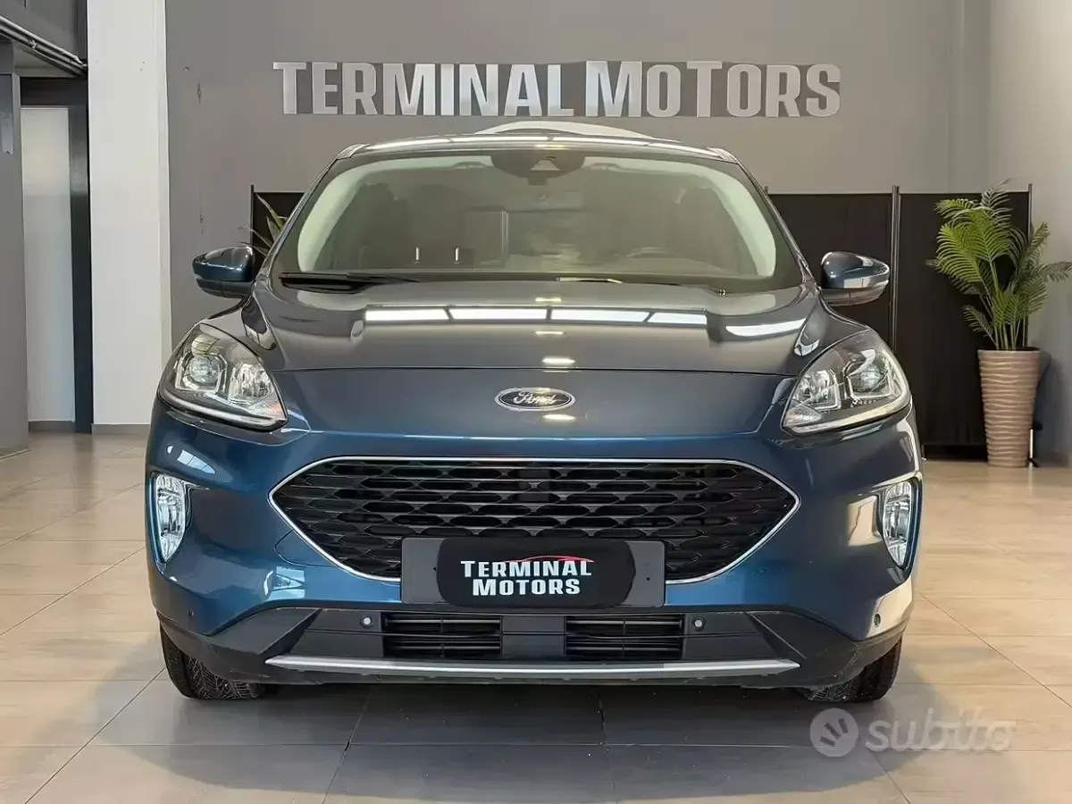 Usata Ford Kuga 120 CV (88 kW) 2023 Blu SUV