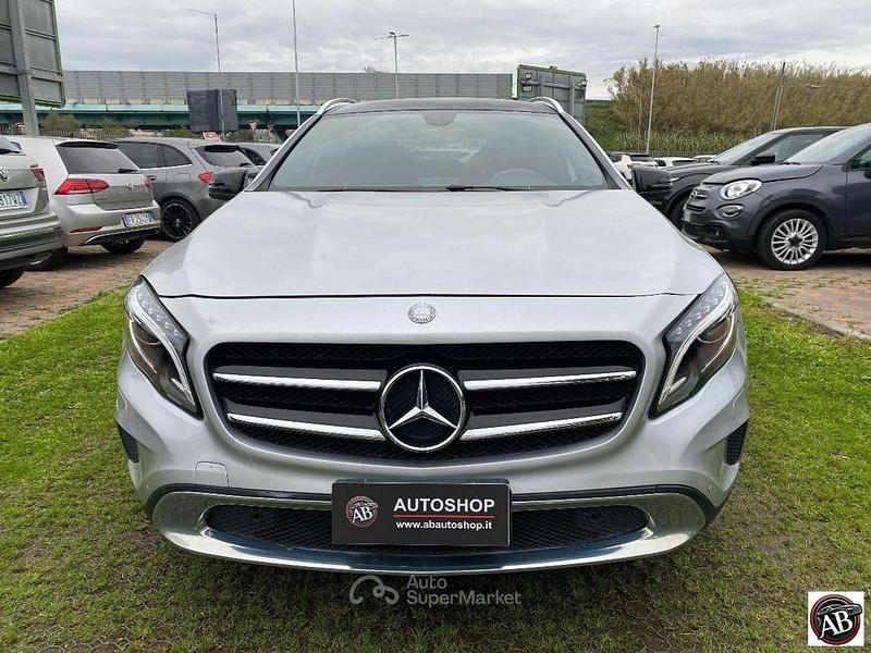 Usata Mercedes GLA200 137 CV (100 kW) 2014 Gray SUV