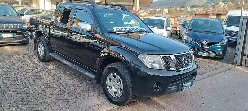 Second-hand Nissan Navara 190 CP (139 kW) 2014 Negru Pickup