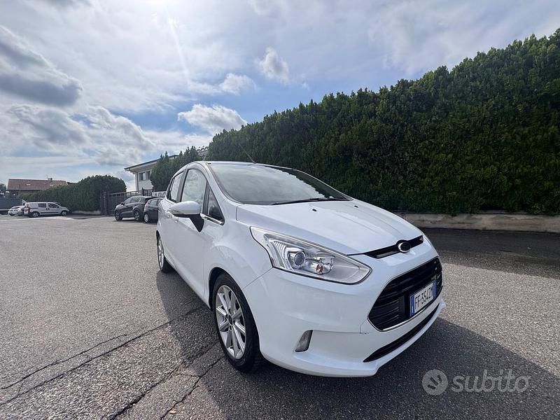 Usata Ford B-MAX Titanium 95 CV (69 kW) 2016 Bianco Monovolume