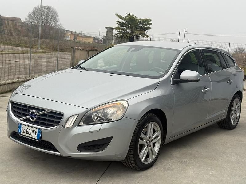 Grigio Usata 2011 Volvo V60 Summum Station wagon | 3000 € (Super prezzo) - Immagine 1/4