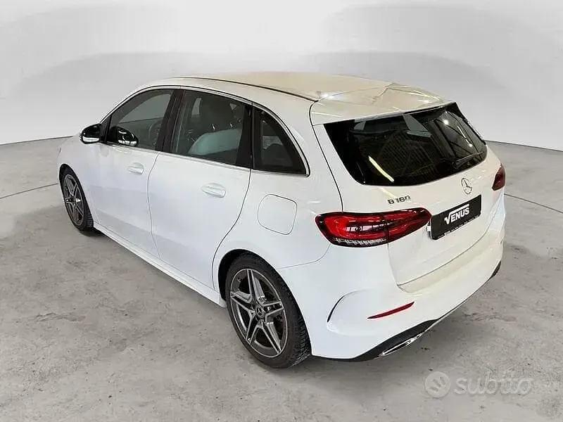 Usata Mercedes B180 Premium 136 CV (100 kW) 2022 Bianco Utilitaria