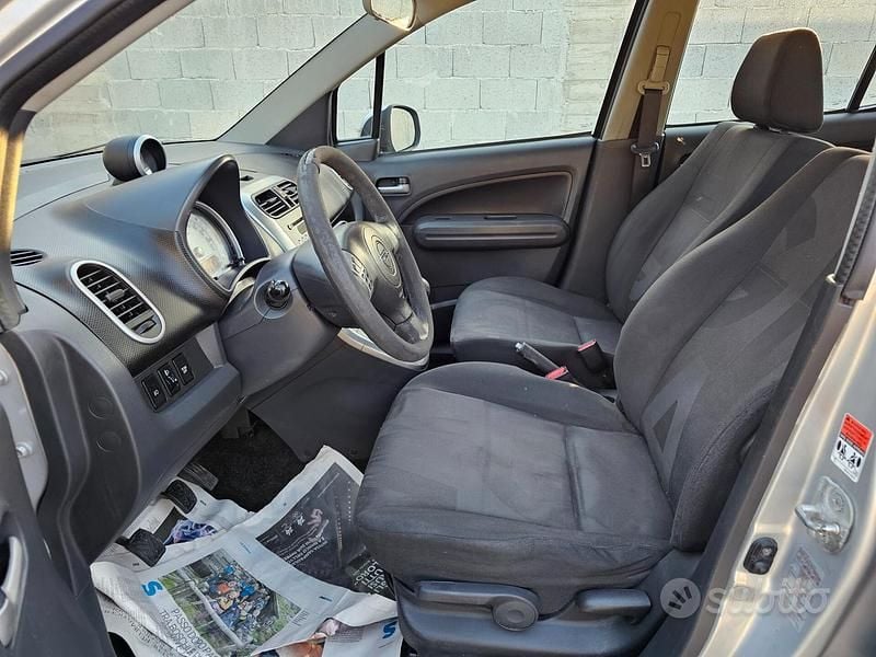 Usata Opel Agila Enjoy 75 CV (55 kW) 2010 Grigio Utilitaria