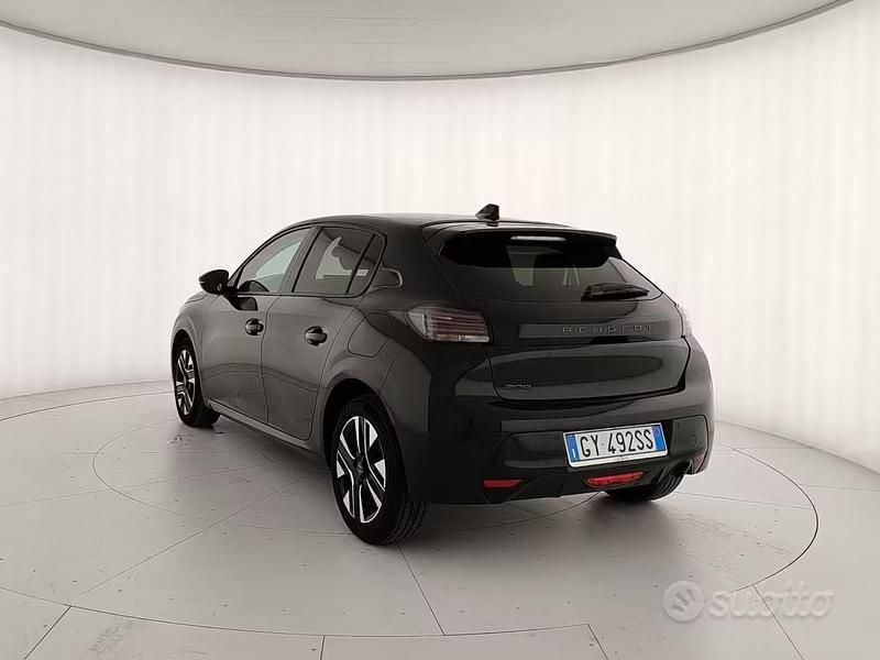 Usata Peugeot 208 Allure 101 CV (74 kW) 2025 Nero Utilitaria