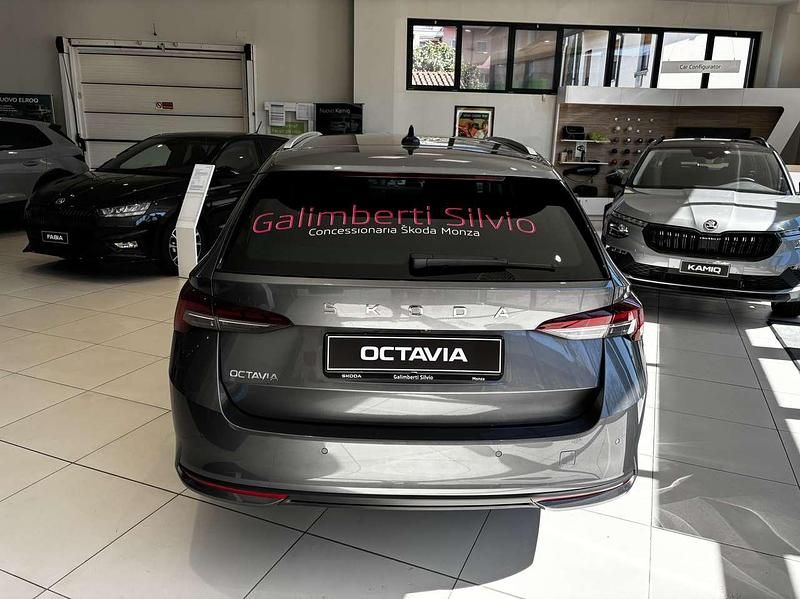 Nuova Skoda Octavia Style 150 CV (110 kW) 2025 Grigio grafite metallizzato Station wagon