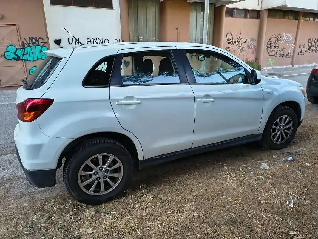 Usata Mitsubishi ASX Invite 150 CV (110 kW) 2011 Bianco SUV