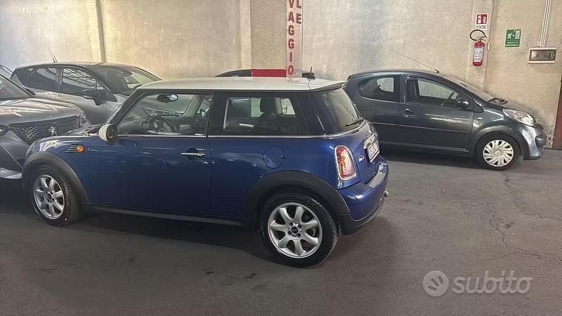 Usata Mini Cooper D Pepper 108 CV (79 kW) 2008 Blu Utilitaria