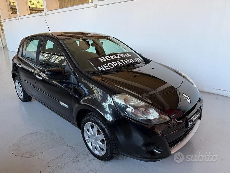 Brugt Renault Clio II Dynamique 75 HK (55 kW) 2010 Sort Sedan
