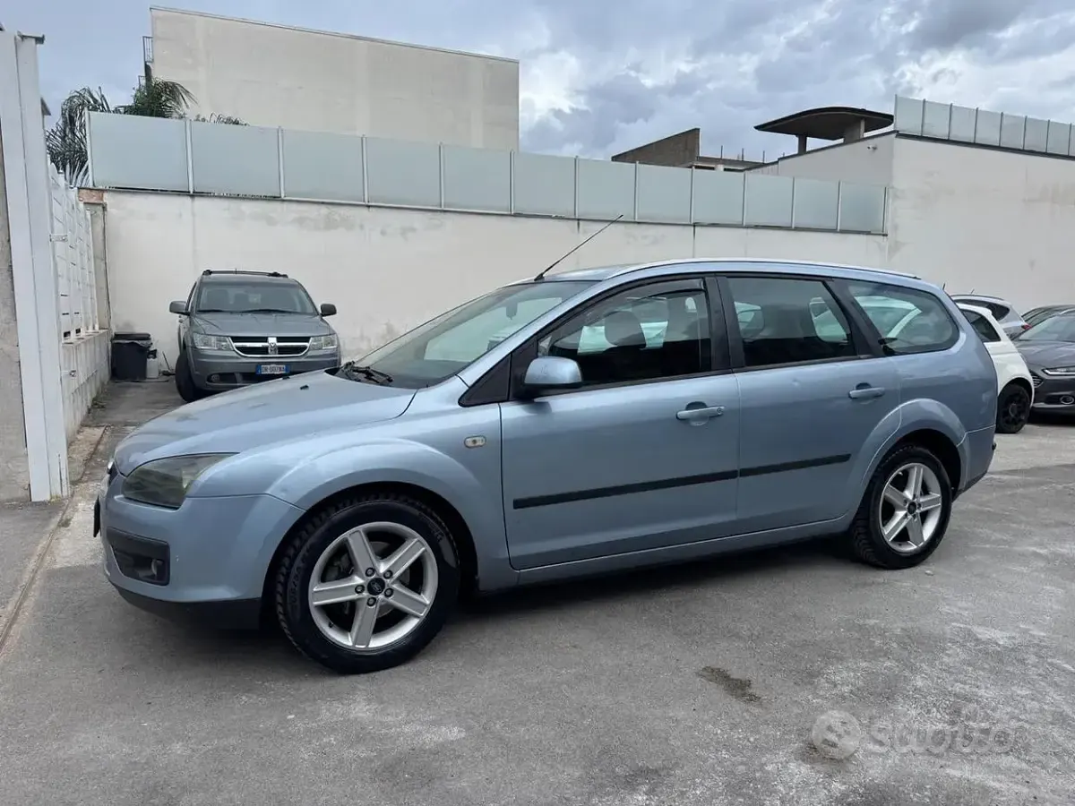 Usata Ford Focus 90 CV (66 kW) 2006 Blu Station wagon