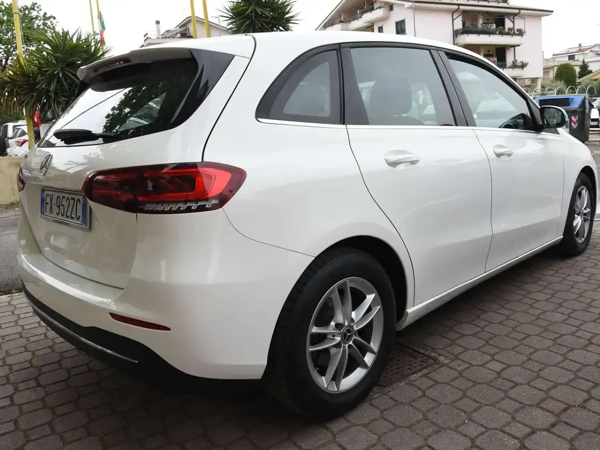Usata Mercedes B180 109 CV (80 kW) 2019 Bianco Utilitaria