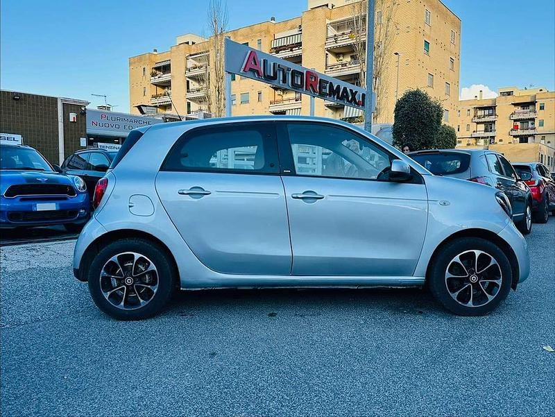 Usata Smart ForFour Passion 71 CV (52 kW) 2016 Argento Utilitaria