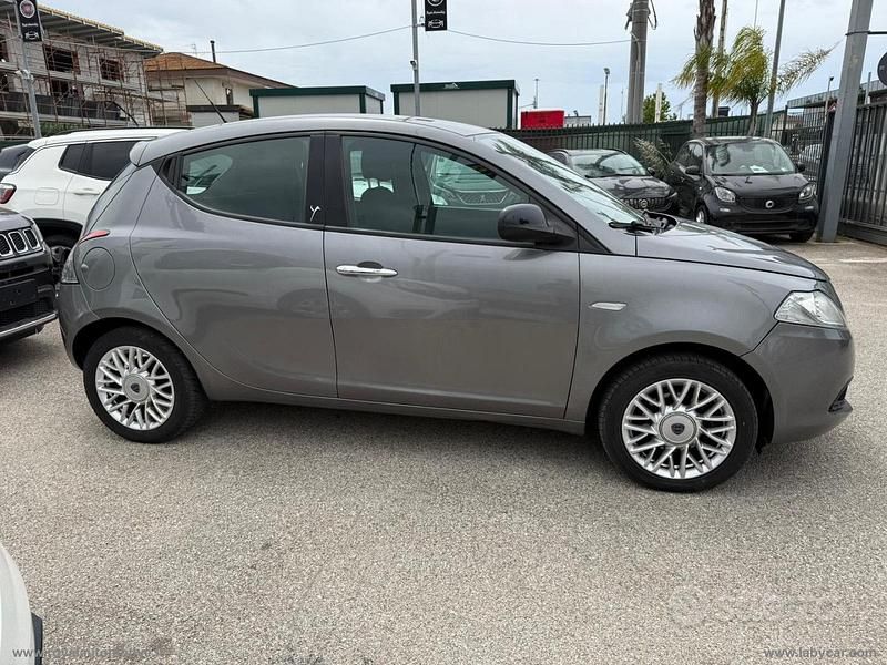 Usata Lancia Ypsilon S 95 CV (69 kW) 2013 Grigio Utilitaria
