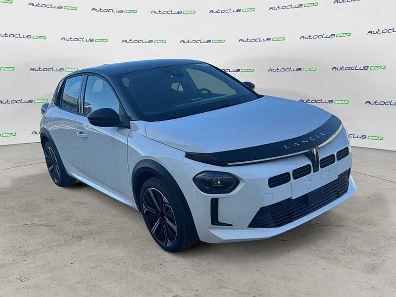 Nuova Lancia Ypsilon 101 CV (74 kW) 2025 Utilitaria