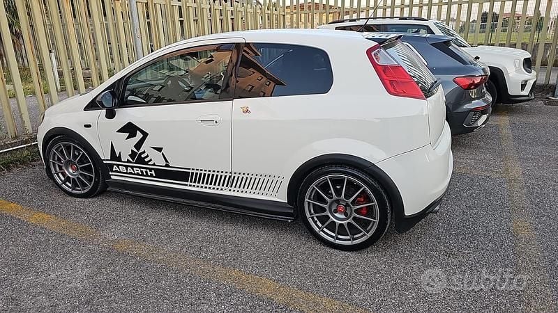 Usata Abarth Grande Punto Esseesse 179 CV (131 kW) 2009 Utilitaria