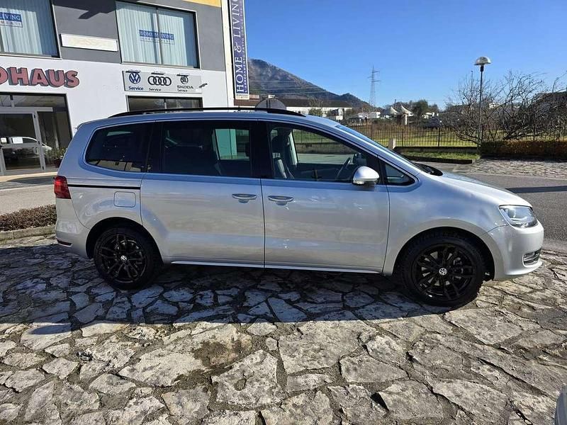 Begagnad VW Sharan Comfortline 140 HK (102 kW) 2013 Silver Minibuss