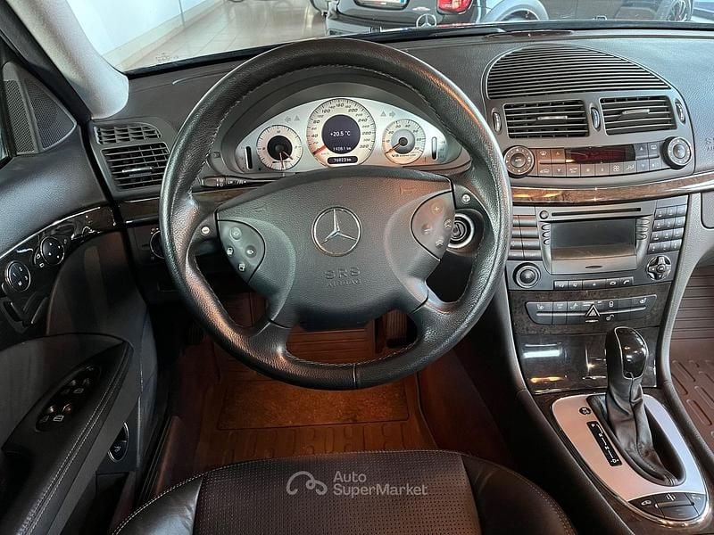Usata Mercedes E55 AMG AMG 476 CV (350 kW) 2003 Blu/azzurro Berlina