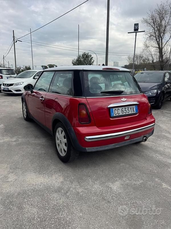Usata Mini Cooper 116 CV (85 kW) 2002 Rosso Utilitaria