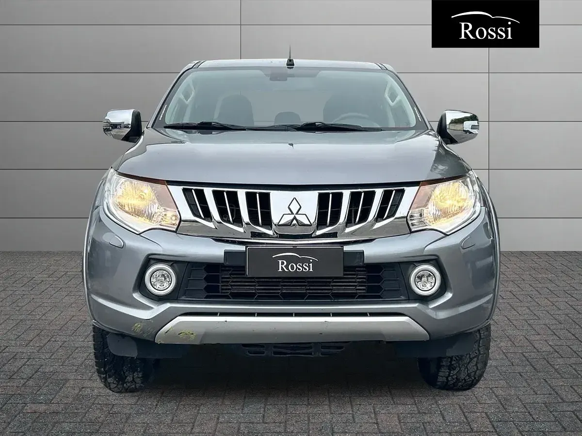Occasion Mitsubishi L200 Intense 181 PK (133 kW) 2016 Grijs Pickup