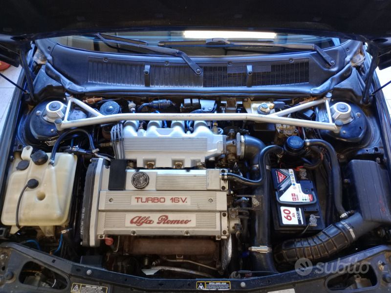 Usata Alfa Romeo 155 186 CV (136 kW) 1992 Nero Berlina