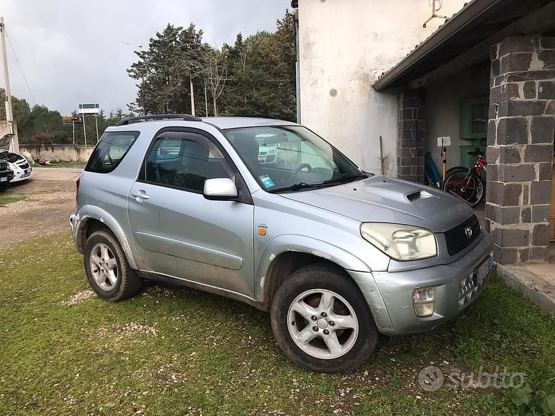 Grigio Usata 2003 Toyota RAV4 SUV | 1500 € (Super prezzo) - Immagine 1/2