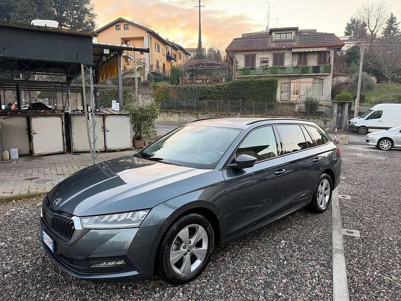 Grigio Usata 2021 Skoda Octavia Style Station wagon | 13.000 € - Immagine 1/4