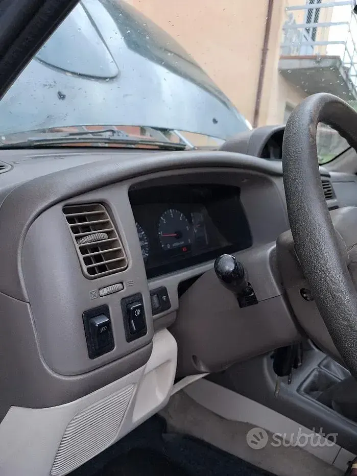 Usata Mitsubishi Pajero Sport 100 CV (73 kW) 2000 Verde SUV