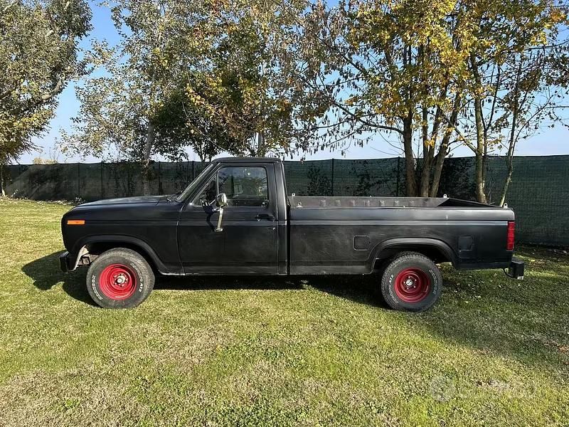 Usata Ford F100 1981 Nero Pick-up