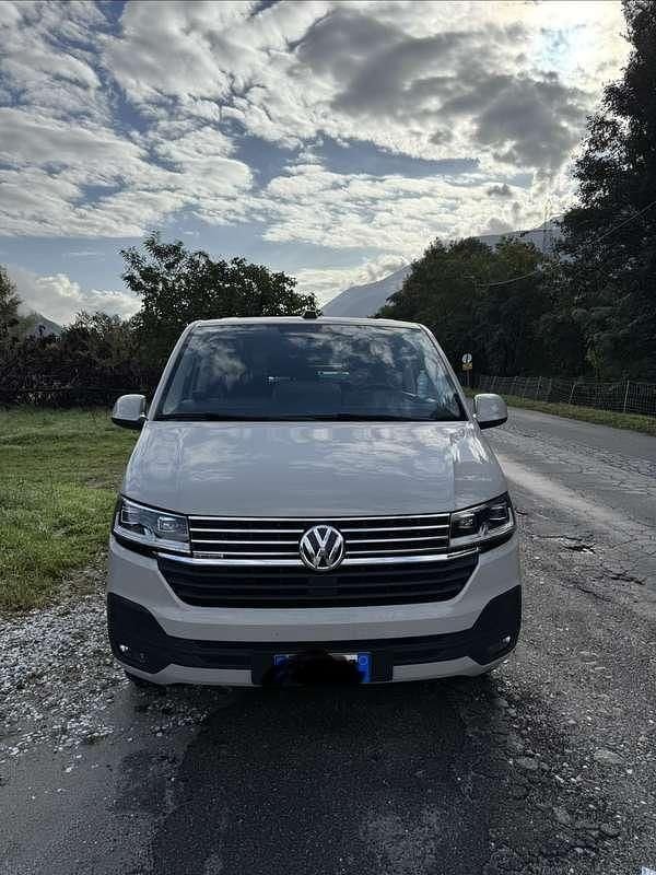 Usata VW Caravelle 150 CV (110 kW) 2021 Bianco Furgone
