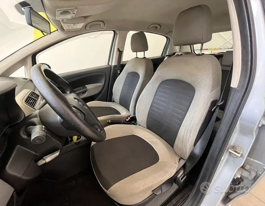 Usata Fiat Grande Punto Active 77 CV (56 kW) 2005 Grigio Utilitaria