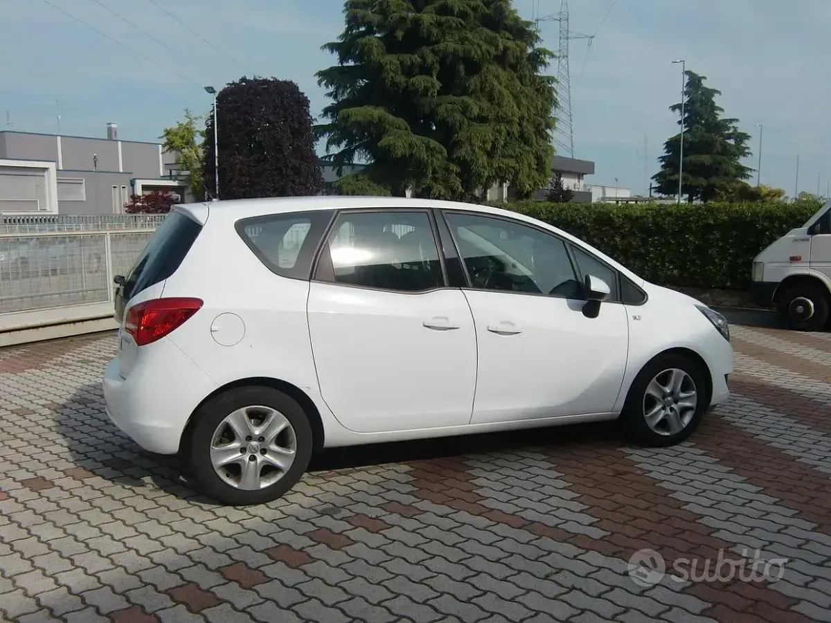 Usata Opel Meriva 120 CV (88 kW) 2016 Bianco Monovolume