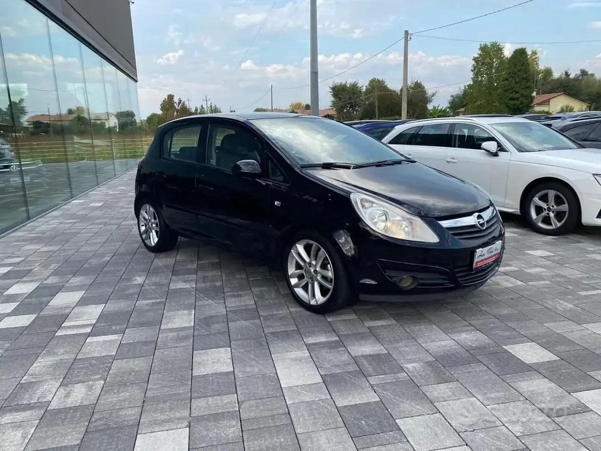Usata Opel Corsa Cosmo 90 CV (66 kW) 2007 Nero Utilitaria