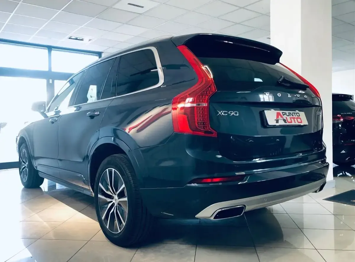 Begagnad Volvo XC90 Momentum 235 HK (172 kW) 2020 Grå SUV