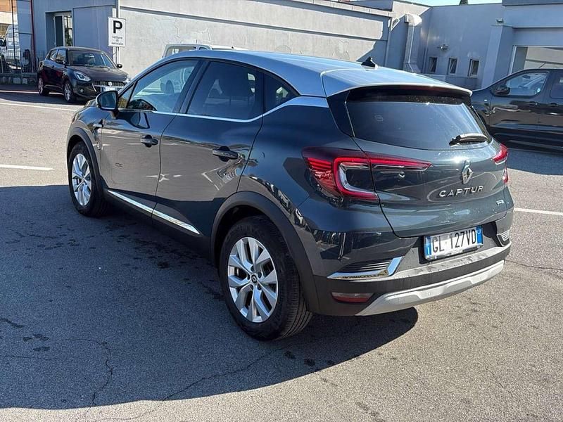 Usata Renault Captur Engineered 143 CV (105 kW) 2022 Grigio SUV