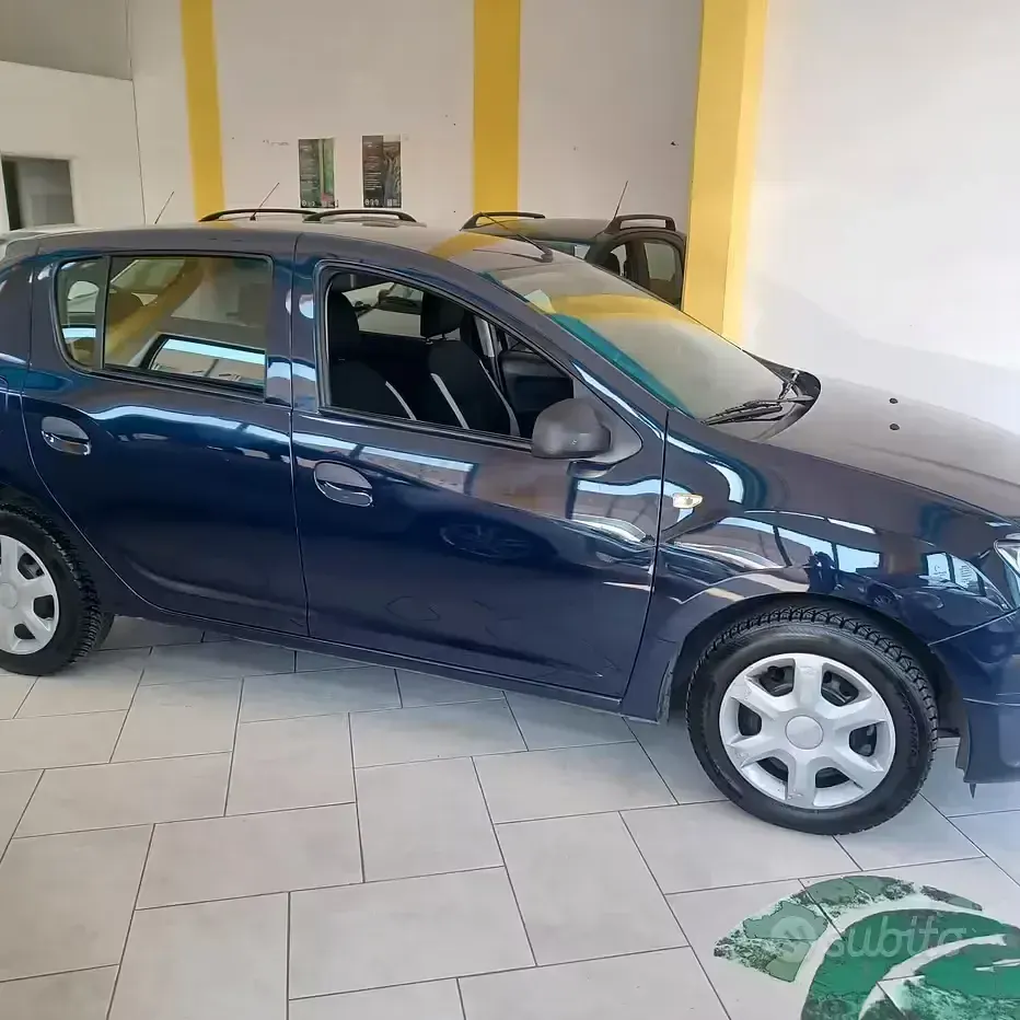 Usata Dacia Sandero 72 CV (52 kW) 2013 Blu Berlina