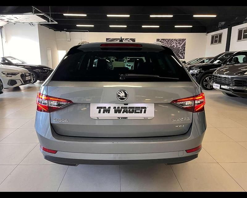 Usata Skoda Superb LAURIN & KLEMENT 190 CV (139 kW) 2018 Grigio Station wagon
