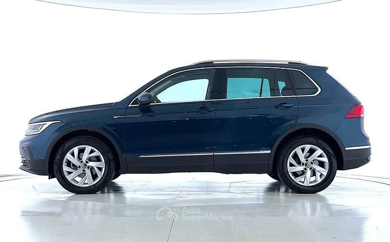 Begagnad VW Tiguan Life 150 HK (110 kW) 2024 Blå SUV