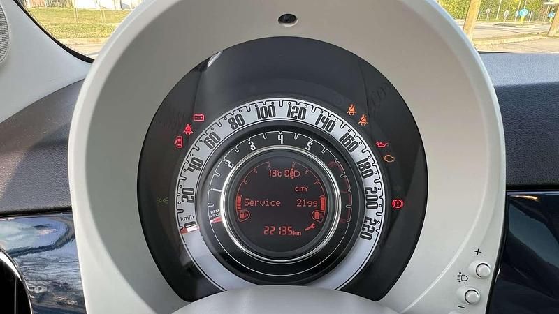 Usata Fiat 500 Dolcevita 69 CV (50 kW) 2023 Blu/azzurro Utilitaria