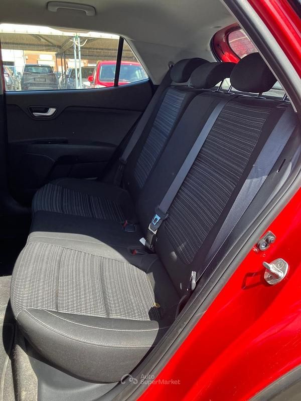 Usata Kia Stonic Style 99 CV (72 kW) 2018 Rosso SUV