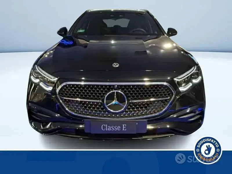 Nuova Mercedes E300 2026 Nero Station wagon