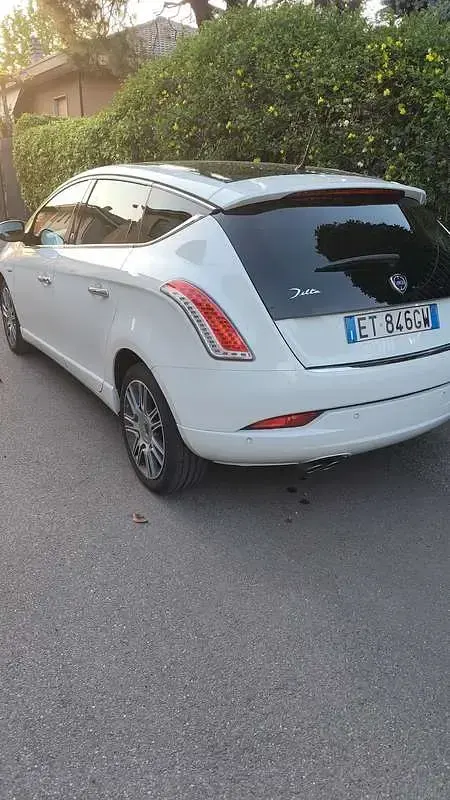 Usata Lancia Delta 120 CV (88 kW) 2014 Bianco Utilitaria