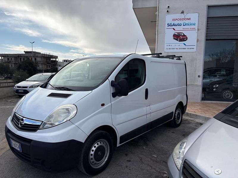 Usata Opel Vivaro 114 CV (83 kW) 2013 Bianco Monovolume