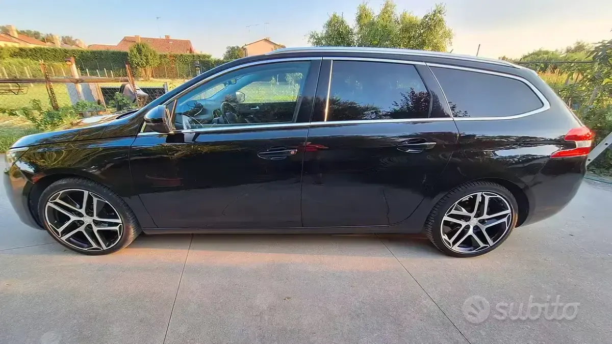 Usata Peugeot 308 SW Allure 131 CV (96 kW) 2019 Nero Station wagon