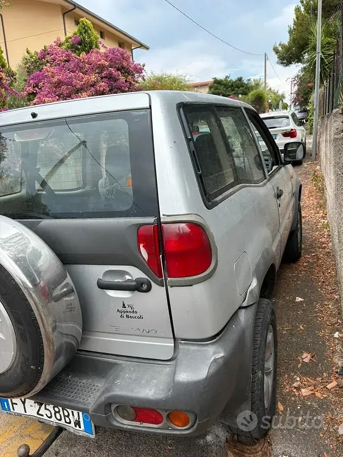 Usata Nissan Terrano 125 CV (91 kW) 2001 Grigio SUV