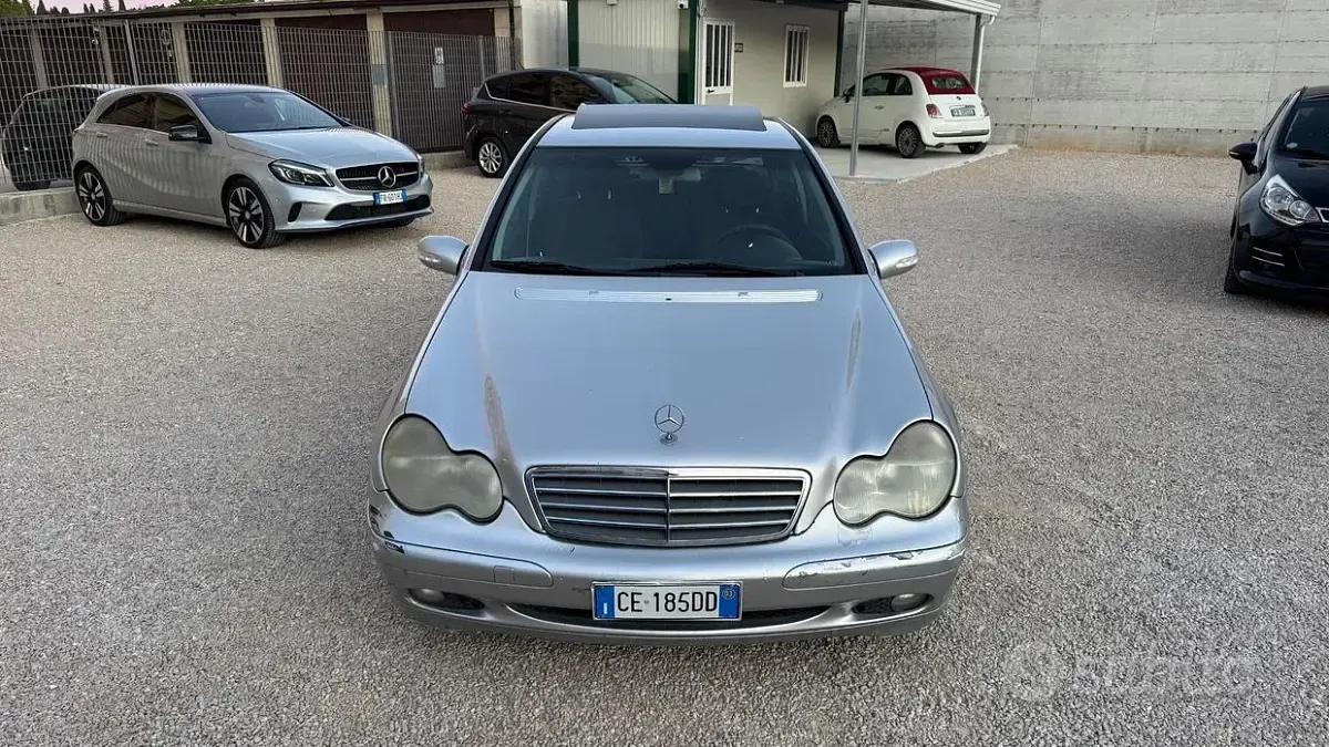 Usata Mercedes C220 Elegance 143 CV (105 kW) 2002 Grigio Berlina