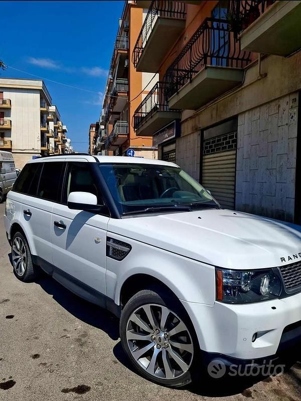 Bianco Usata 2011 Land Rover Range Rover Autobiography SUV | 12.500 € (Cara) - Immagine 1/4