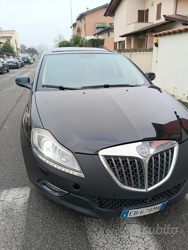 Usata Lancia Delta 200 CV (147 kW) 2010 Nero Utilitaria