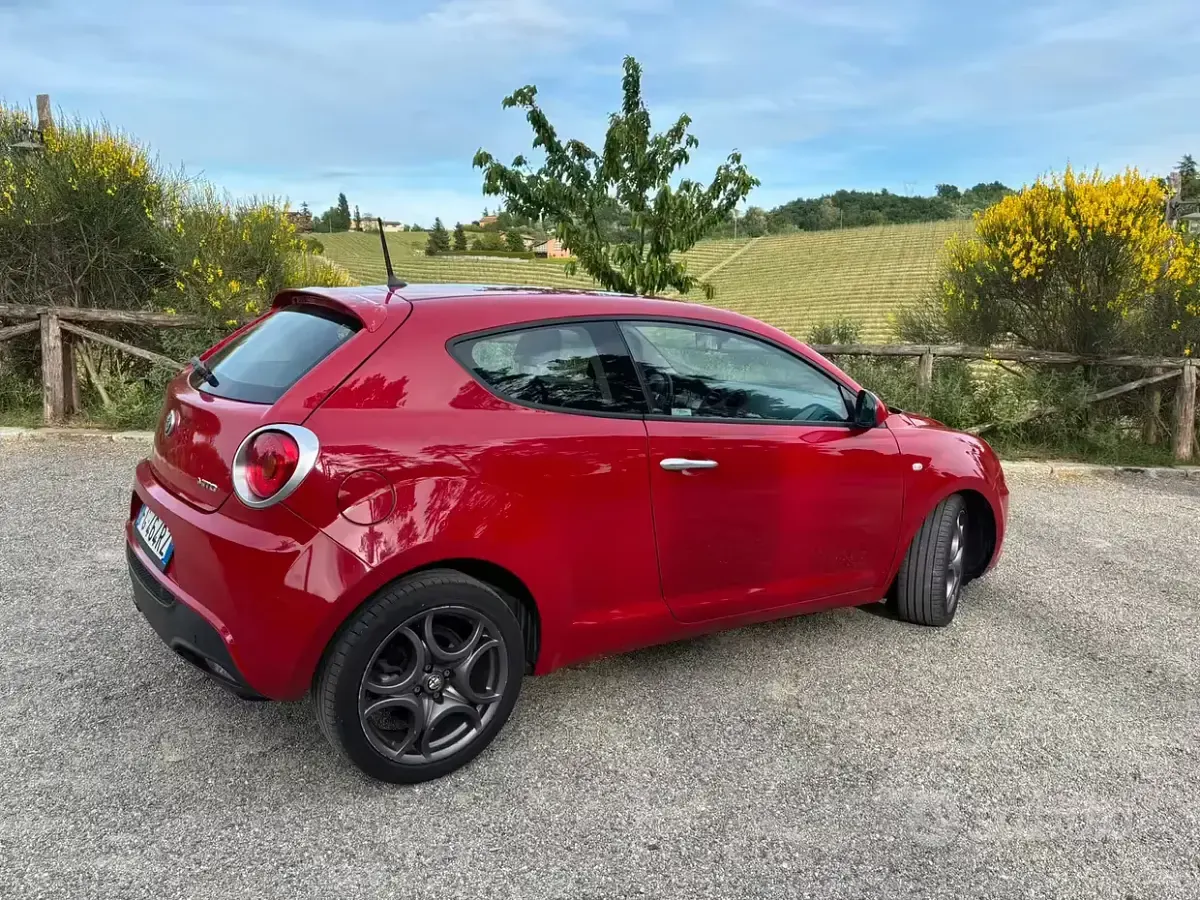 Gebraucht Alfa Romeo MiTo 95 PS (69 kW) 2016 Rot Kleinwagen