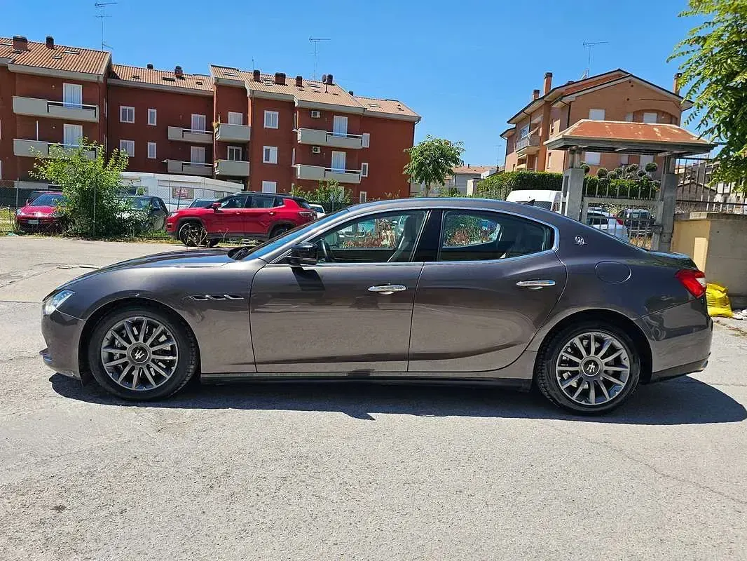 Usata Maserati Ghibli 250 CV (183 kW) 2015 Grigio Berlina