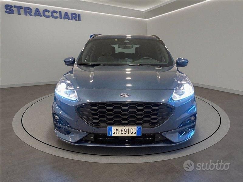 Usata Ford Kuga ST-Line 190 CV (139 kW) 2023 Blu metallizzato SUV